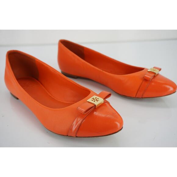 Tory Burch Hugo Pointy Toe Ballet Flats SZ 5.5 New Tiger Lily Leather Gold Logo - Picture 2 of 11
